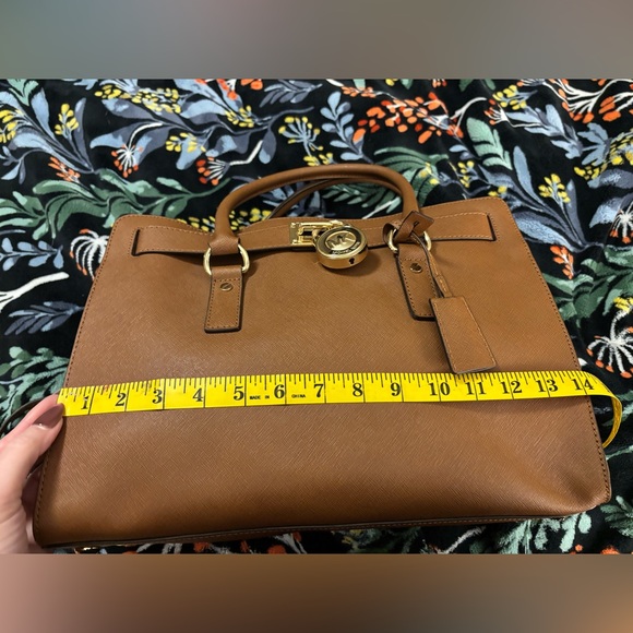Michael Kors Tan Large Leather Purse - Picture 11 of 12